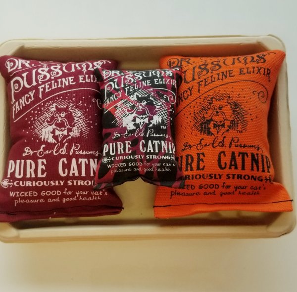 Dr. Pussums Catnip Toy Pounce Pack - Wholesale - Image 3